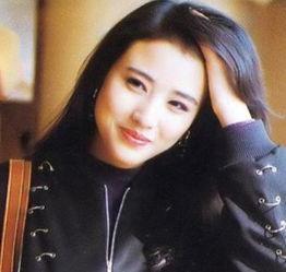 周海媚的资料,影视圈璀璨明珠，从倚天屠龙记到香江传奇的美丽传奇