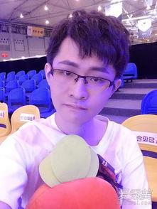 洛洛的个人资料,才华横溢的年轻才俊，揭秘他的成长之路