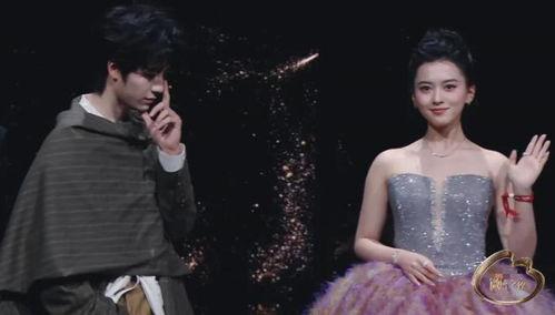 明星 出场,明星璀璨亮相，闪耀全场风采